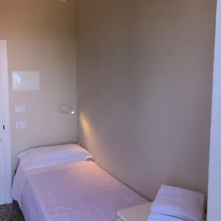 Il Delfino בית הארחה *