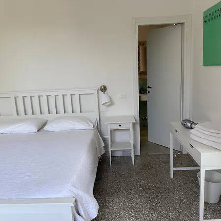 Il Delfino בית הארחה *