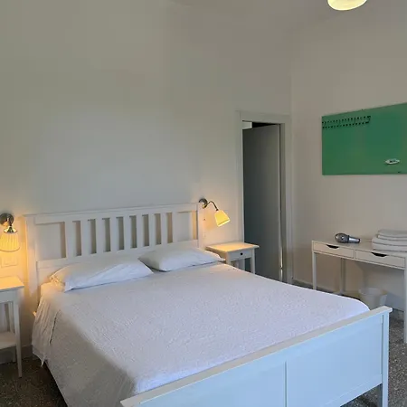 Il Delfino Πανσιόν *