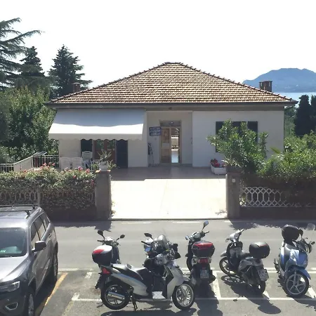 Il Delfino Guest house